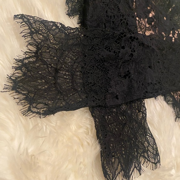 Black lace long sleeve top - Picture 2 of 4